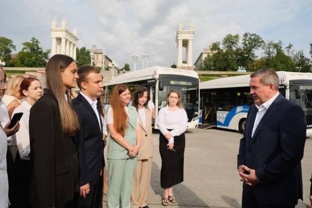 Автобусный парк Волгограда пополнили 26 новыми автобусами большого и особо большого класса 