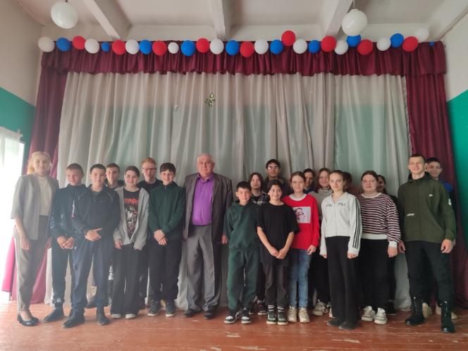 Учащиеся Краснооктябрьский школы встретились с В.В.Козловцевым благодаря проекту «ГосСтарт.Диалог»