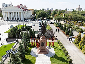  В День города состоялось открытие обновленной площади Павших борцов