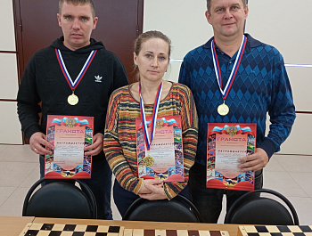29 ноября в малом зале районного дома культуры ст. Алексеевской прошли районные командные соревнования по шахматам среди работников образования